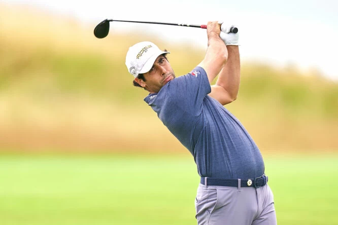Adrián Otaegui durante la tercera jornada del Hero Open. © Golffile | Pedro Salado