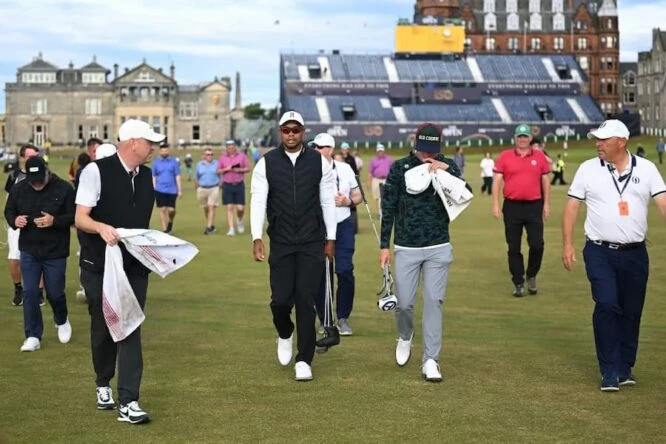 Tiger Woods y Justin Thomas, en el Old Course © The Open