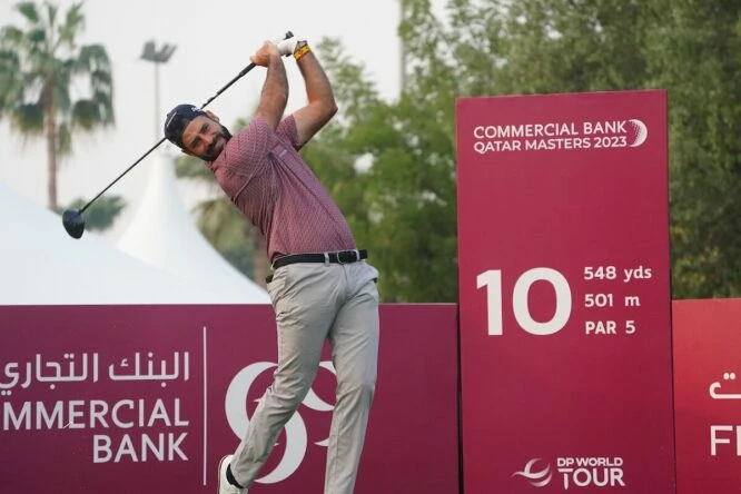 Santiago Tarrio en la salida del hoyo 10 del Doha Golf Club durante la primera jornada del Commercial Bank Qatar Masters 2023. © Golffile | Fran Caffrey