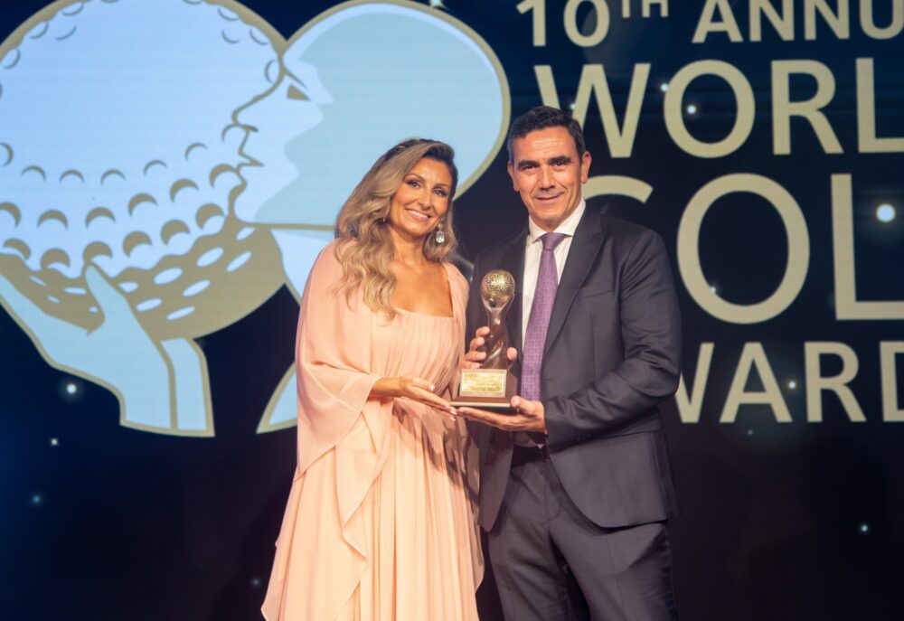 Javier Jiménez Casquet, recogiendo el galardón en los World Golf Awards. 