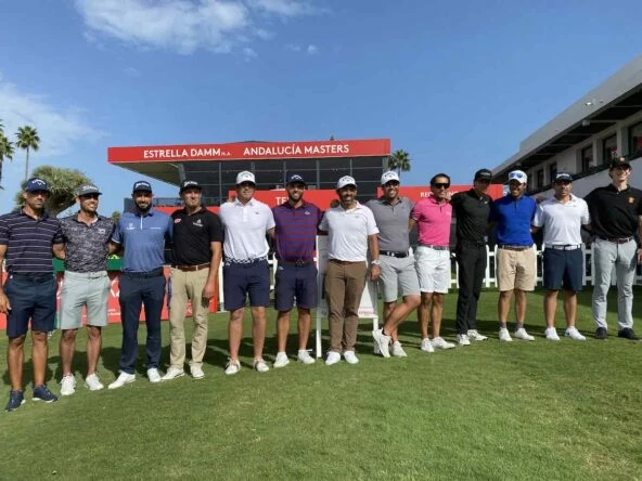 Foto de familia de los golfistas españoles en la previa del Estrella Damm Andalucía Masters 2023.