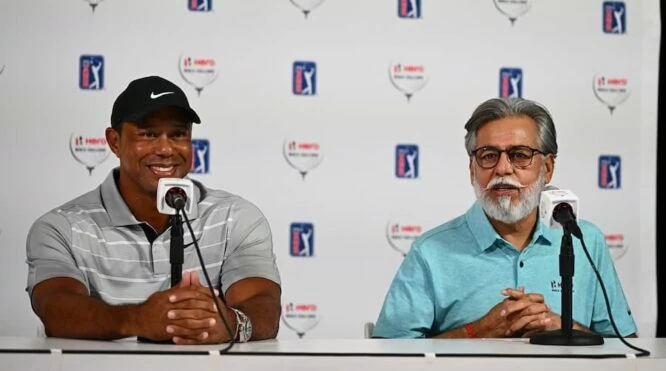 Tiger Woods y el Dr. Pawan Munjal © PGA Tour