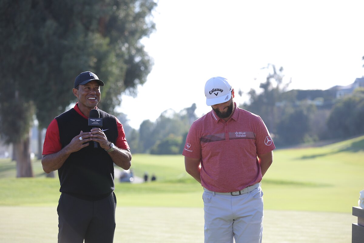 Tiger Woods y Jon Rahm en el Genesis Invitational 2023. © Golffile Joe Lumaya
