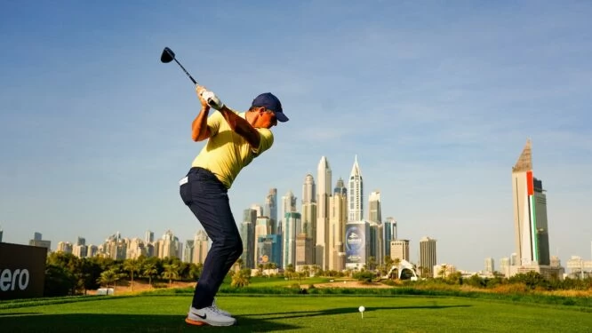 Rory McIlroy on the 8th tee during his morning pro-am ahead of the Hero Dubai Desert Classic. © Golffile | Fran Caffrey