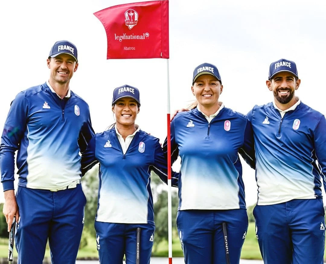 Perez y Pavon, con las jugadoras del equipo francés femenino © Olympics Golf Perez y Pavon, con las jugadoras del equipo francés femenino © Olympics Golf