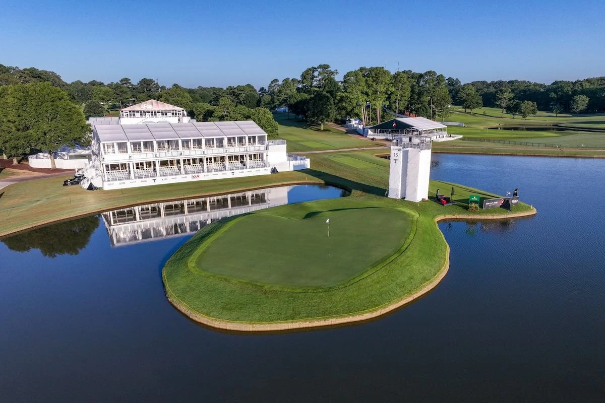 hoyo15eastlakefedex24 El hoyo 15, par 3 del East Lake de Atlanta.