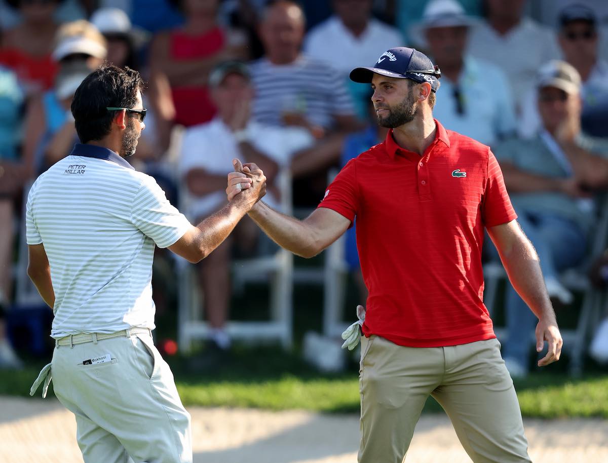 Pablo Larrazábal y Adri Arnaus, durante el desempate de 2022 en Pecanwood. (Photo by Warren Little/Getty Images)