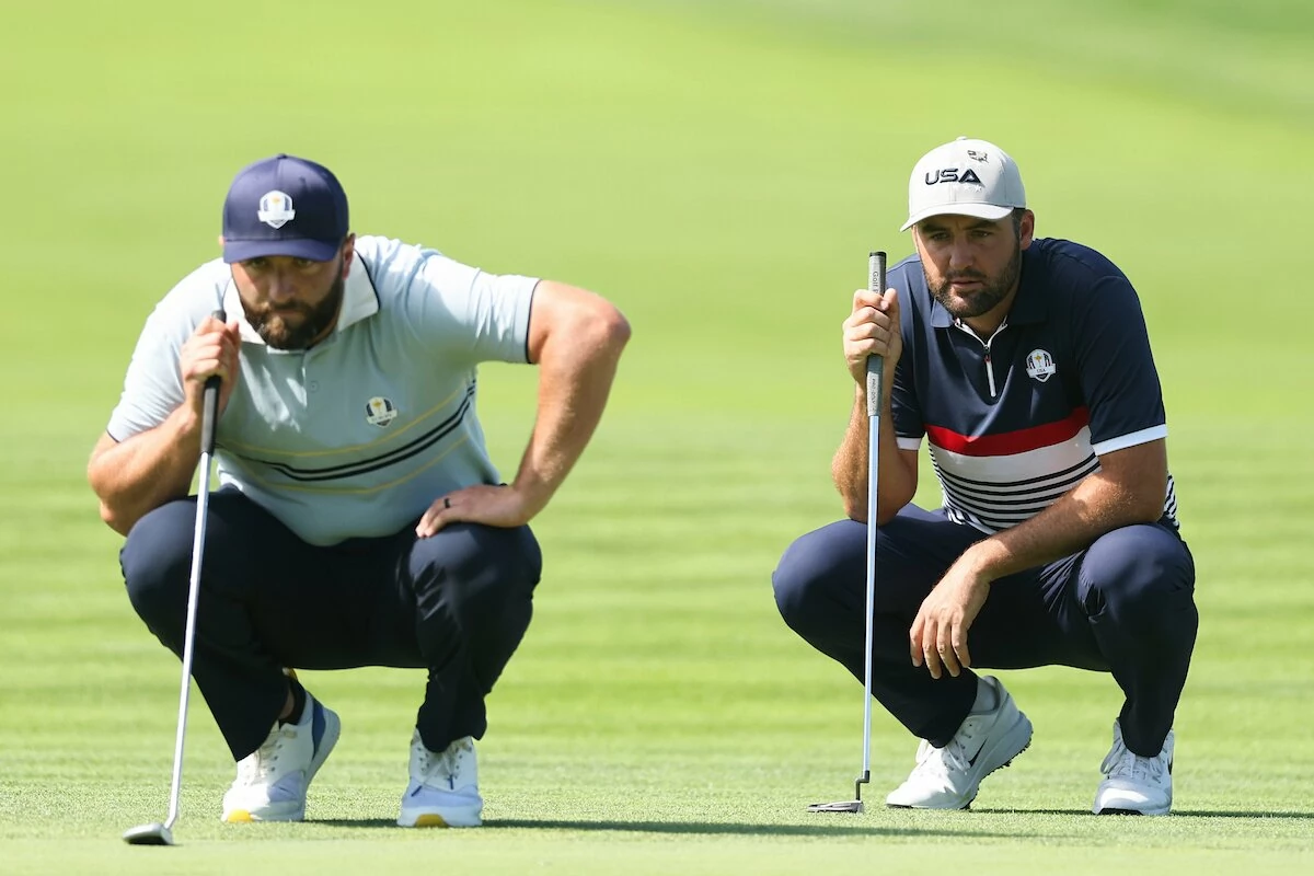 Jon Rahm y Scottie Scheffler durante los fourballs del viernes en la Ryder Cup 2025. (Photo by Michael Reaves/PGA of America) Jon Rahm y Scottie Scheffler durante los fourballs del viernes en la Ryder Cup 2025. (Photo by Michael Reaves/PGA of America)