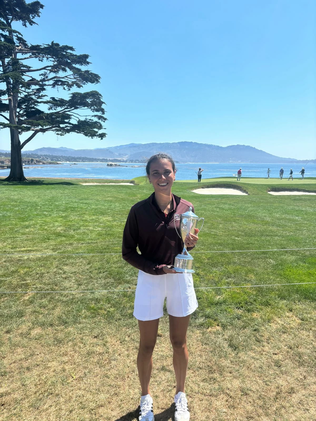 Cayetana Fernández García-Poggio, con el trofeo Cayetana Fernández García-Poggio, con el trofeo