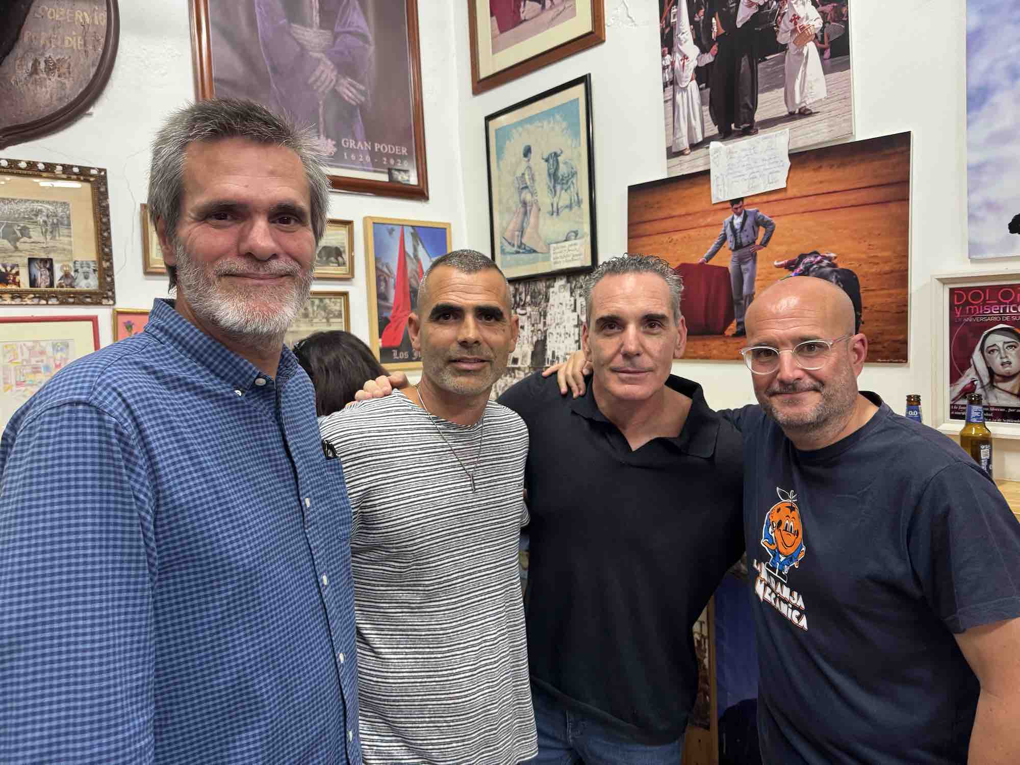 Antonio González Guerrero, en La Tasca junto a David Durán, Antonio Caamaño y Alejandro Rodríguez.