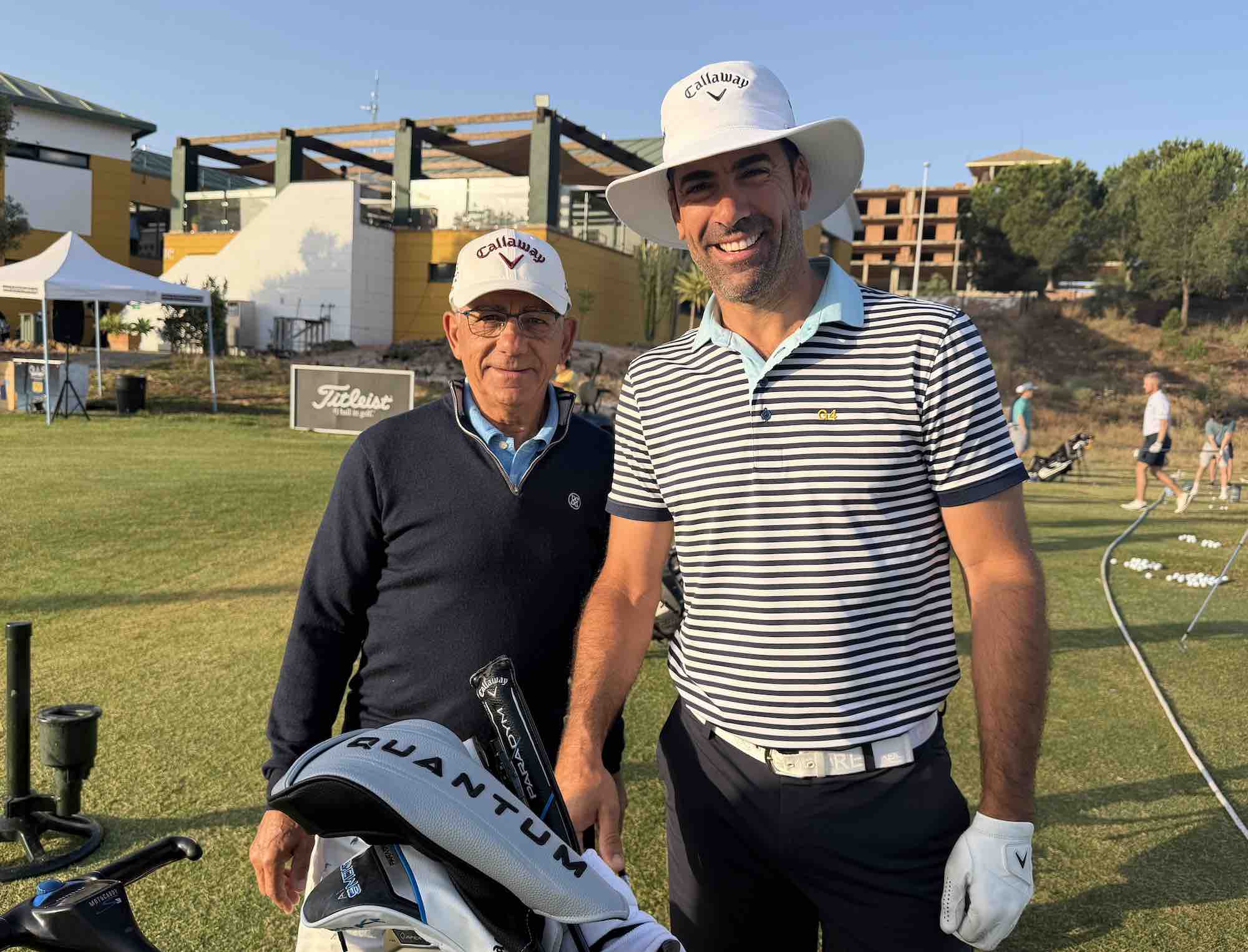 Álvaro Quirós y su padre Martín, que será su caddie esta semana en el Challenge de España. Álvaro Quirós y su padre Martín, que será su caddie esta semana en el Challenge de España.