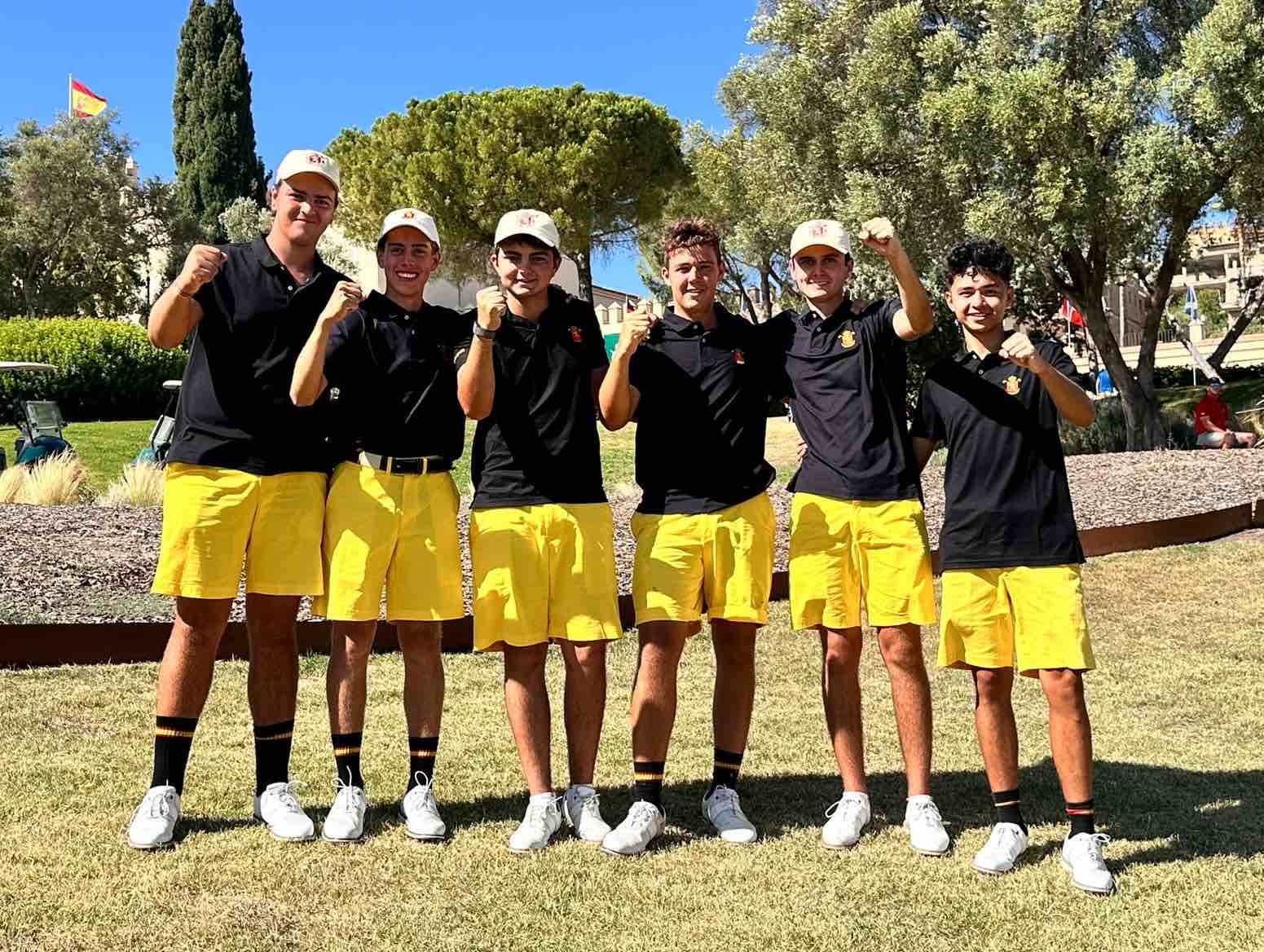 El equipo español celebra la victoria en Montecastillo. El equipo español celebra la victoria en Montecastillo.