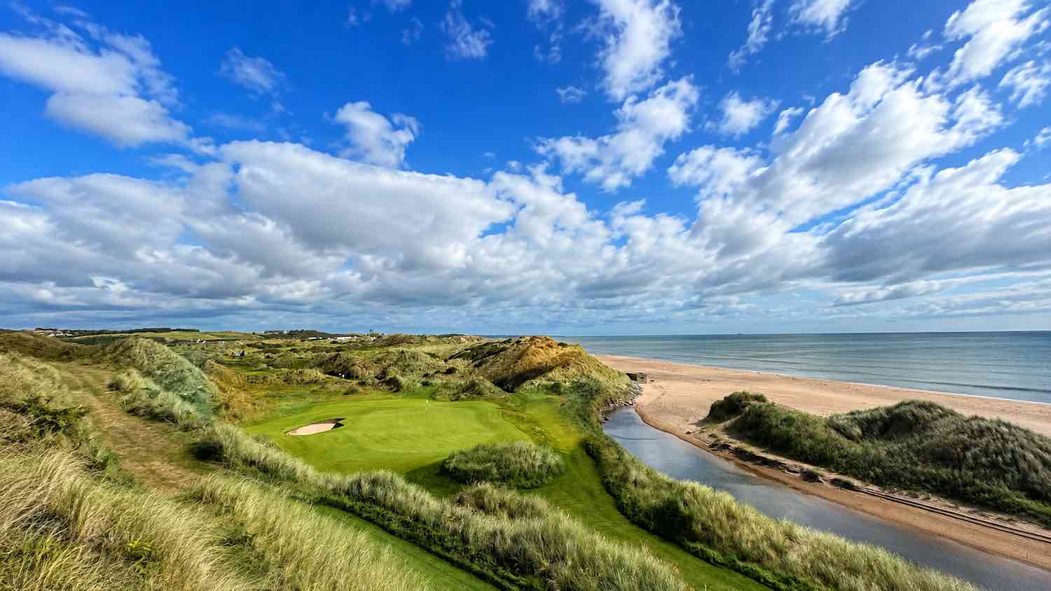El Trump International Golf Links. El Trump International Golf Links.