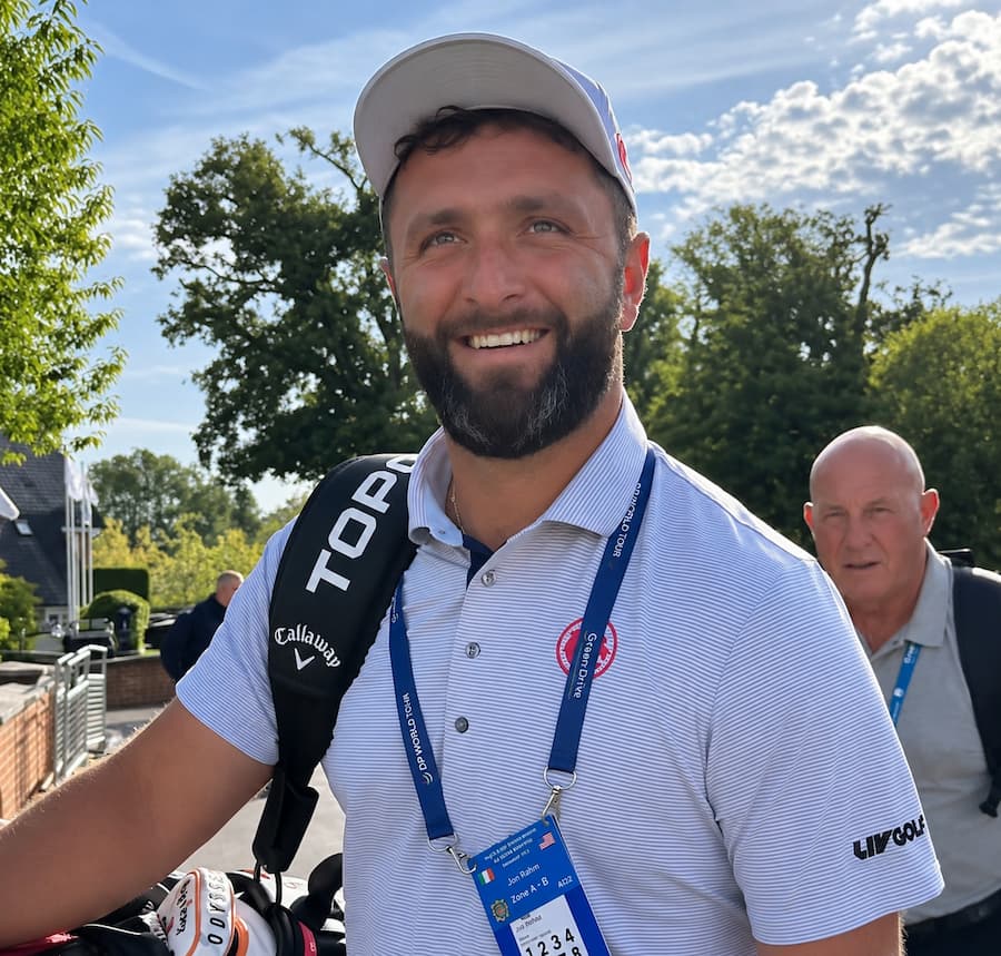 Jon Rahm, llegando a Wentworth © BMW PGA Championship | Tratamiento IA Jon Rahm, llegando a Wentworth © BMW PGA Championship | Tratamiento IA